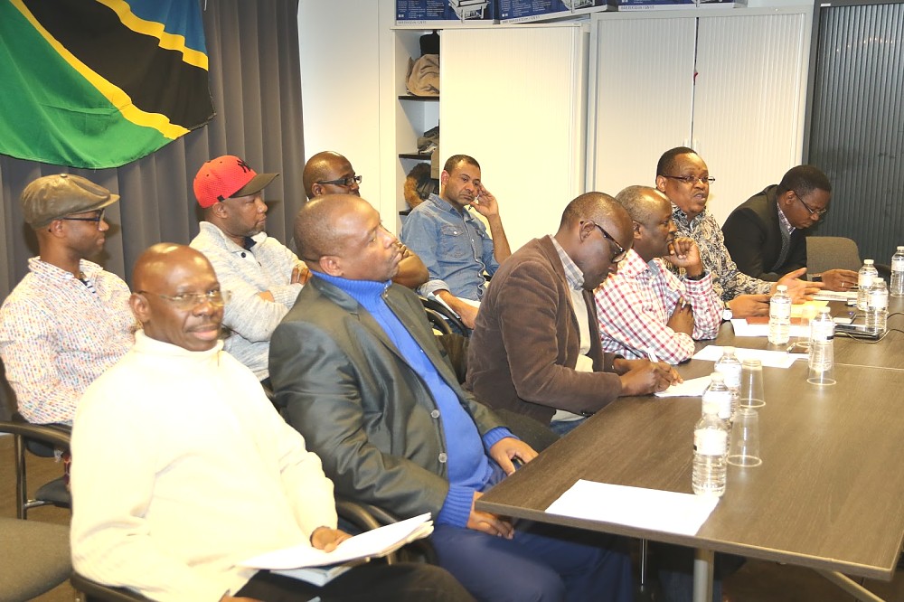 Mh:Balozi Sokoine akiwasisitiza Watanzania kuwekeza na kupeleka wawekezaji nyumbani